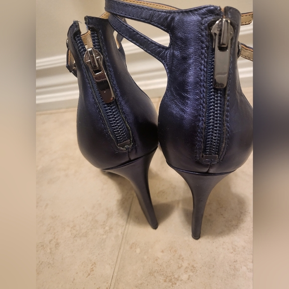 Guess sandals - Picture 3 of 4